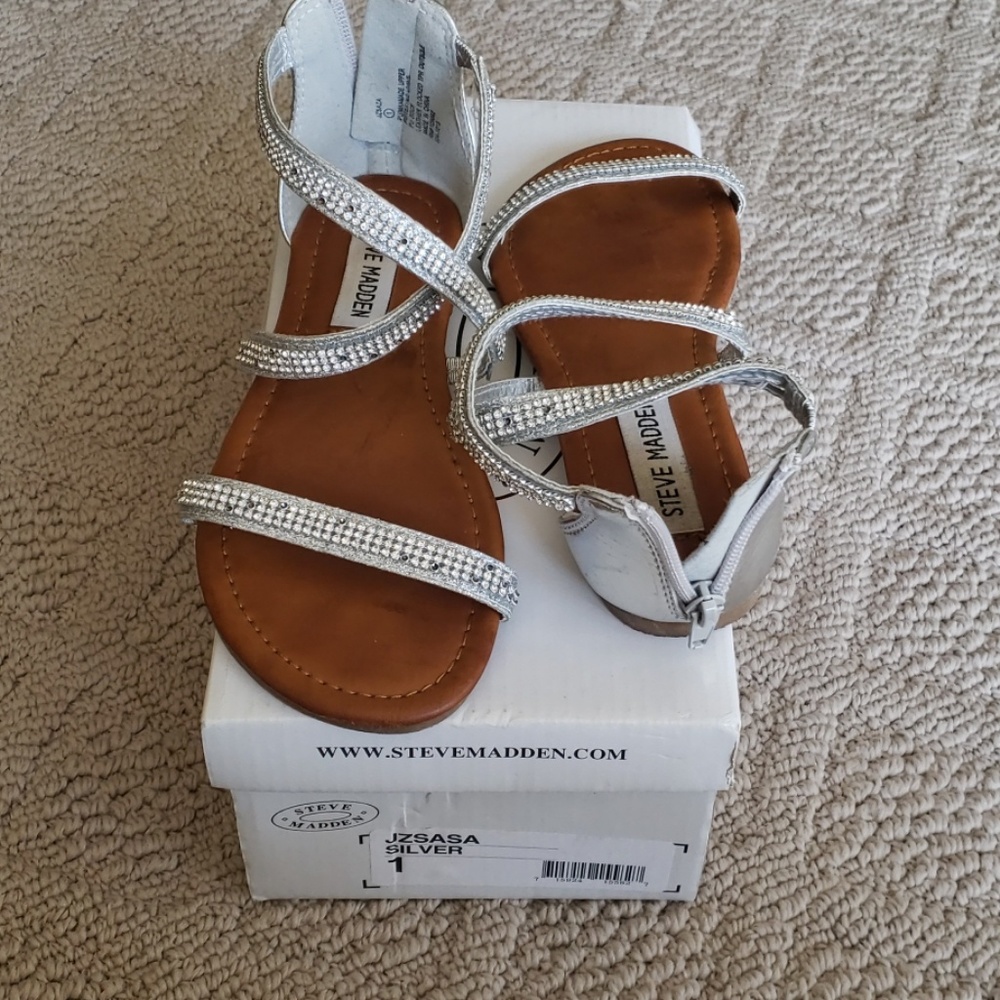 Cute sliver steve madden sandals